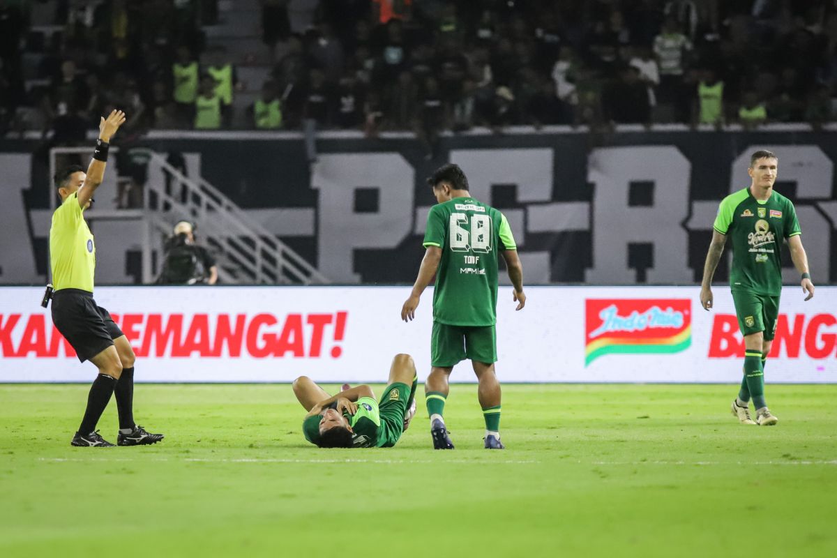 Pelatih Persebaya kritik jadwal pertandingan Liga 1 Indonesia