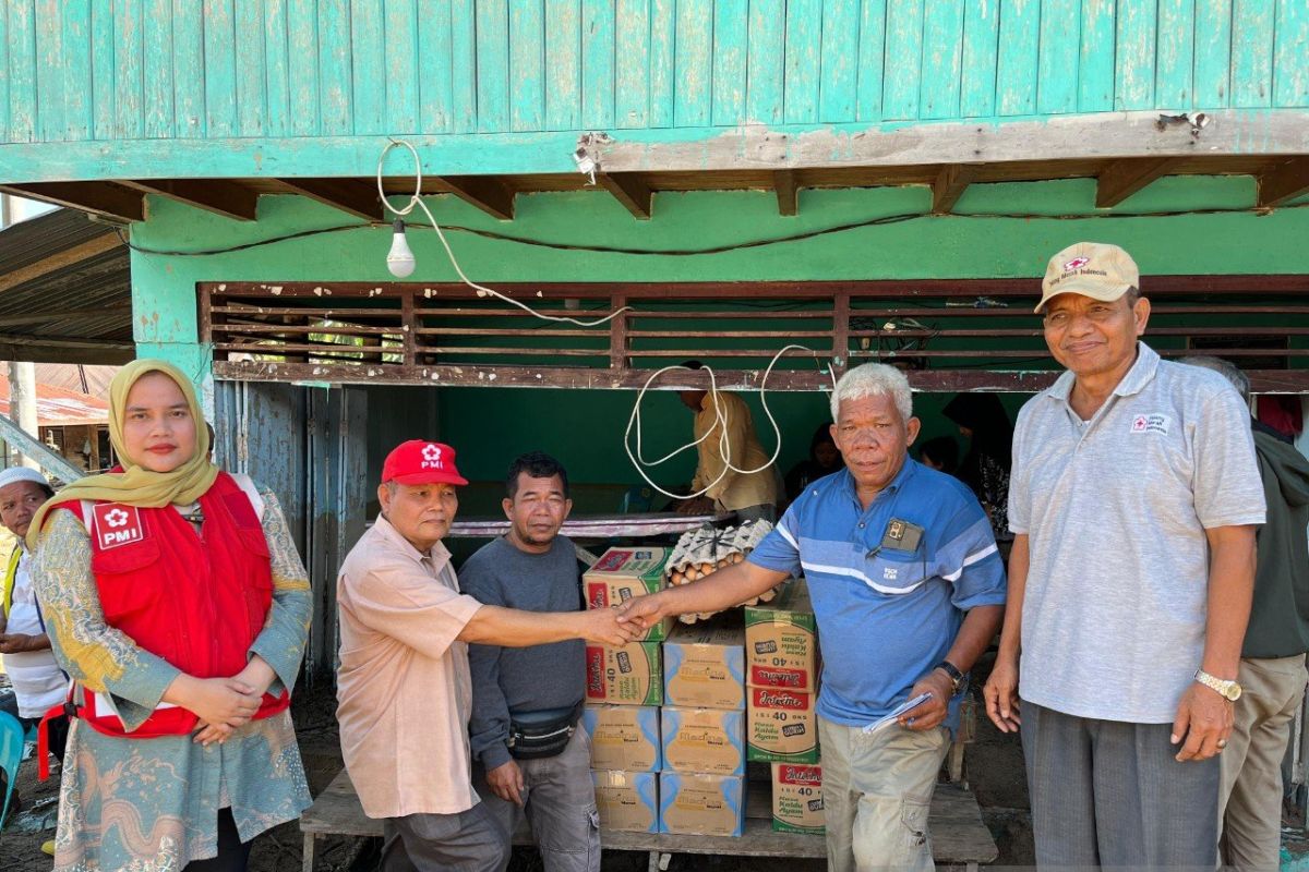 PMI berikan bantuan korban bencana banjir bandang Tapanuli Selatan