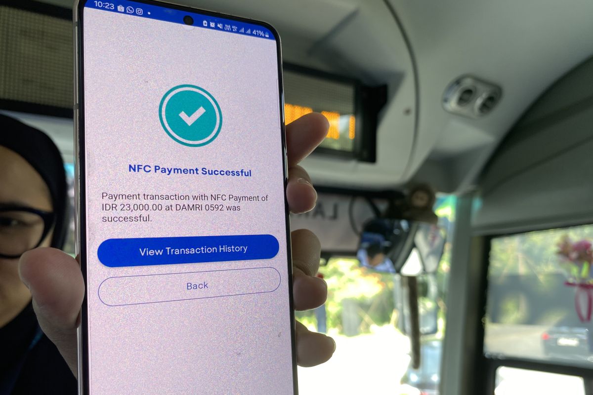 BI uji coba implementasi QRIS Tap berbasis NFC