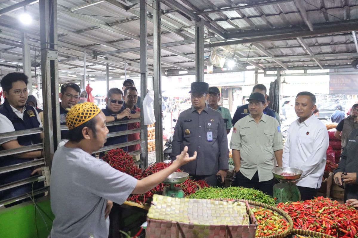 Forkopimda Babel tinjau stok dan harga pangan jelang Natal