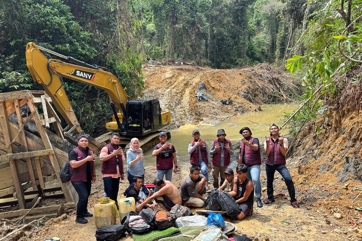 Polisi tangkap lima penambang emas ilegal di Kuansing