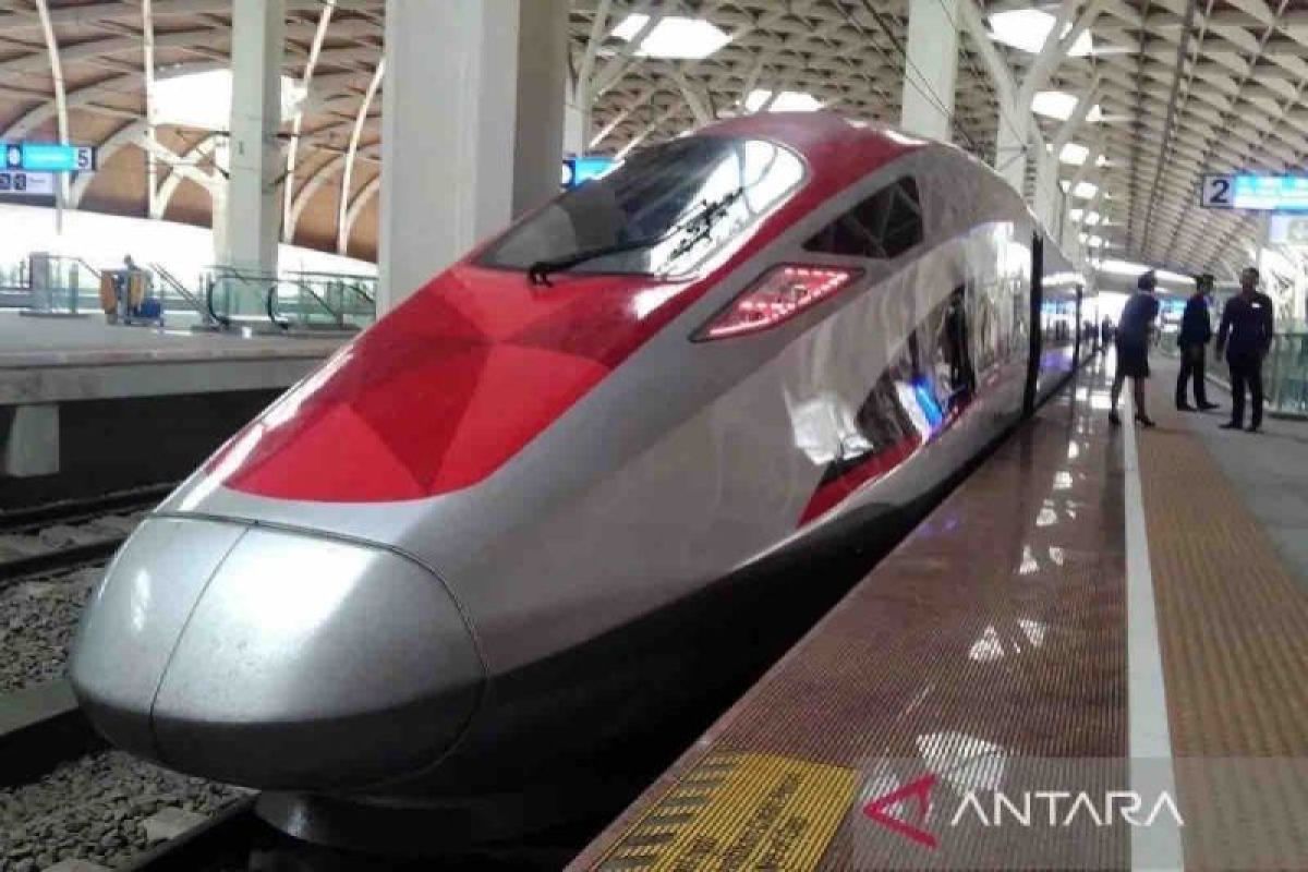 Wamenhub minta KCIC siapkan operasional Stasiun Kereta Cepat Karawang