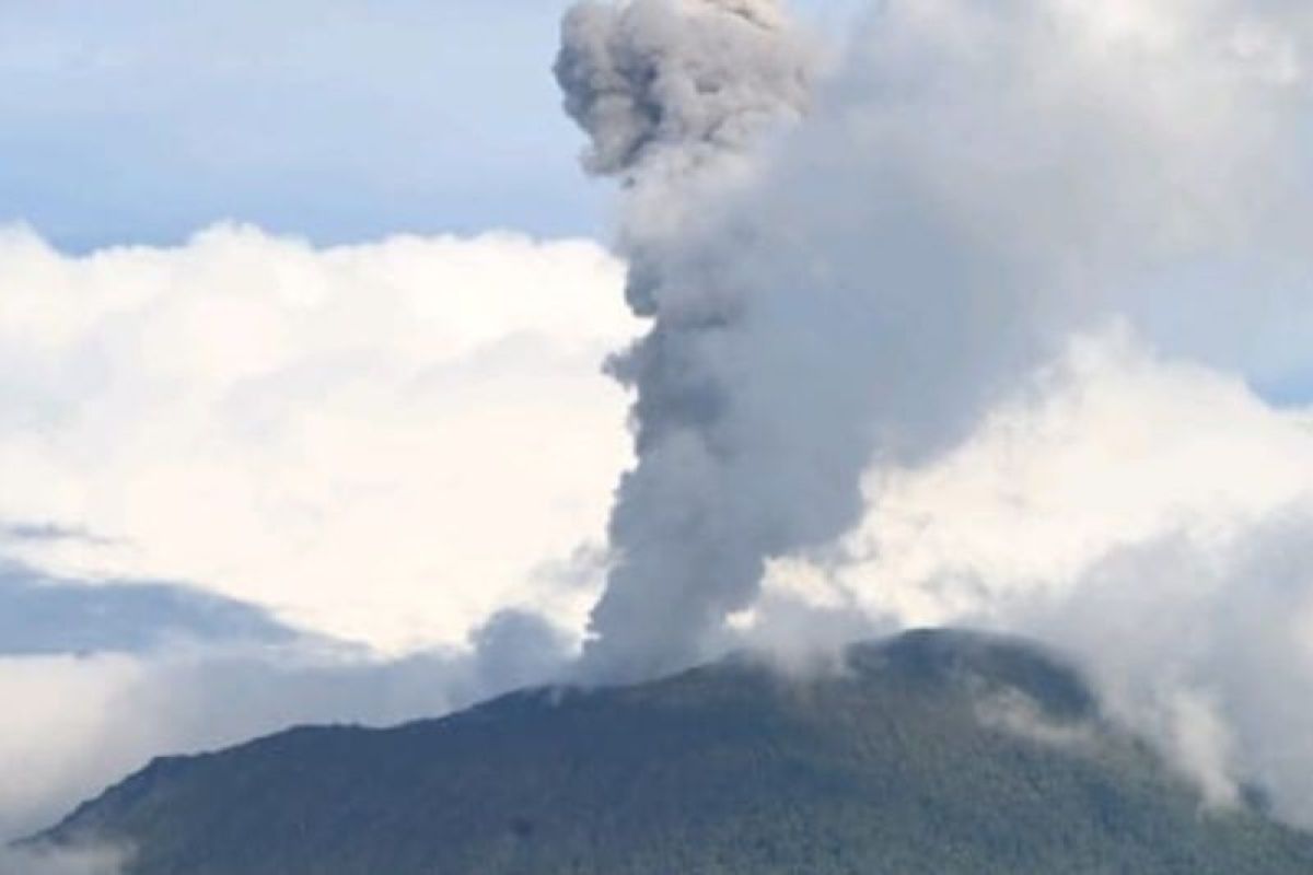 PGA sebut Gunung Ibu di Halbar sudah dua kali erupsi