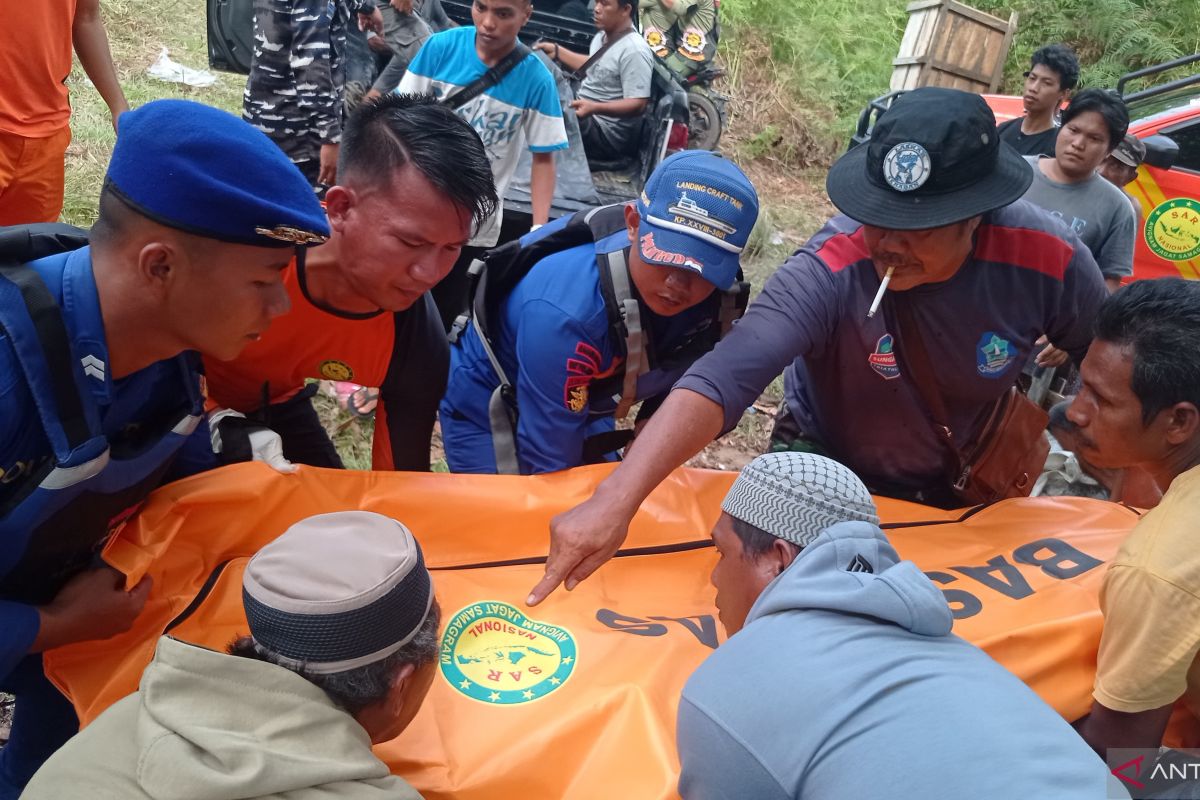 Tim SAR gabungan berhasil temukan Rizki korban dihantam ombak di Belinyu