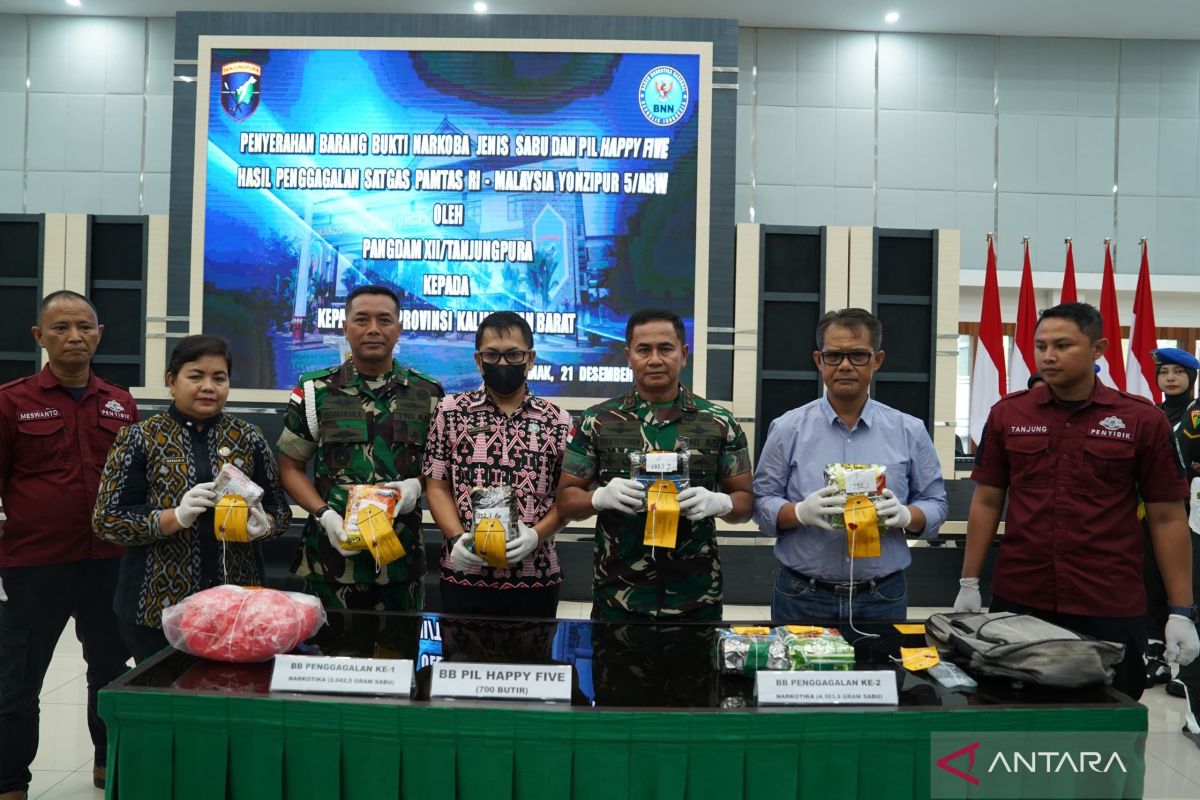 Pangdam XII/Tpr menyerahkan barang bukti 6,2 kg sabu ke BNN Kalbar