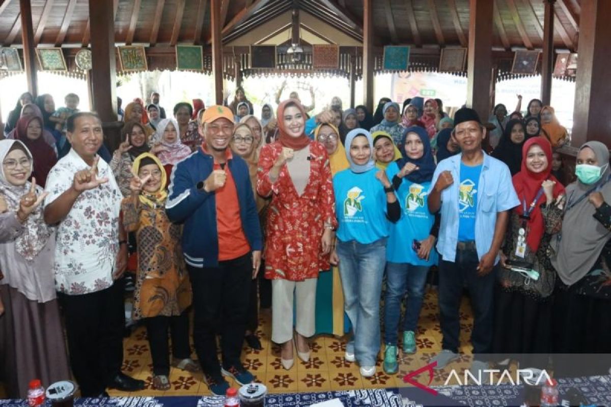 Ibu rumah tangga di Solo terima arahan terkait pencegahan stunting