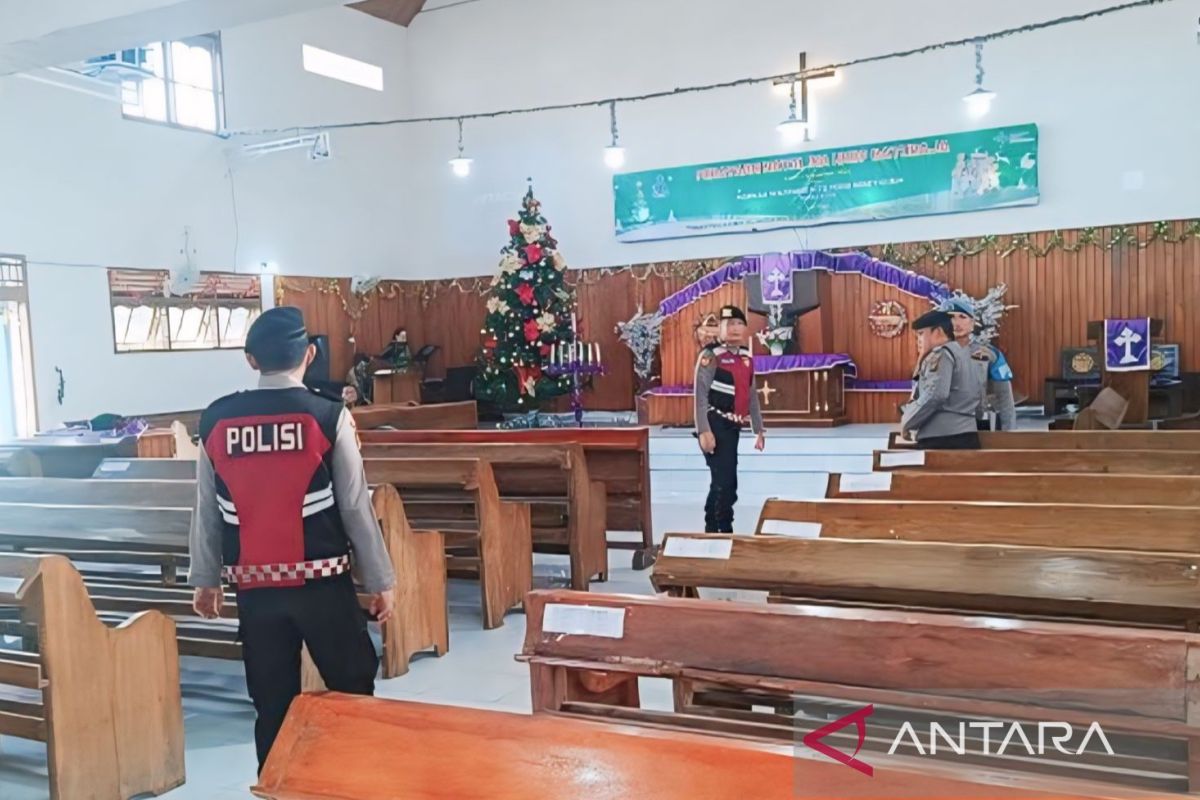 Sejumlah  gereja di OKU disterilisasi jelang perayaan Natal 2024