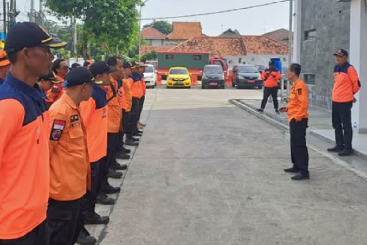 BPBD Karawang sebar puluhan personel ke sejumlah tempat wisata waspadai bencana