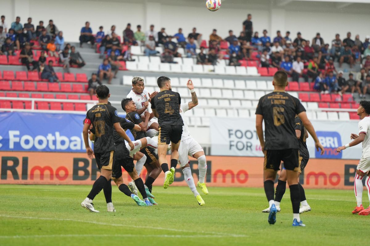 Malut United petik tiga poin setelah menang 3-1 di markas PSIS Semarang