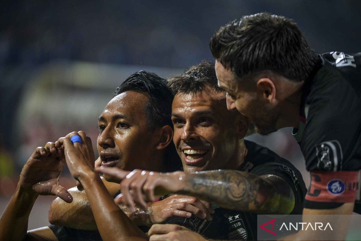 Liga 1 - Persib ke puncak klasemen, Barito imbang lawan PSIS