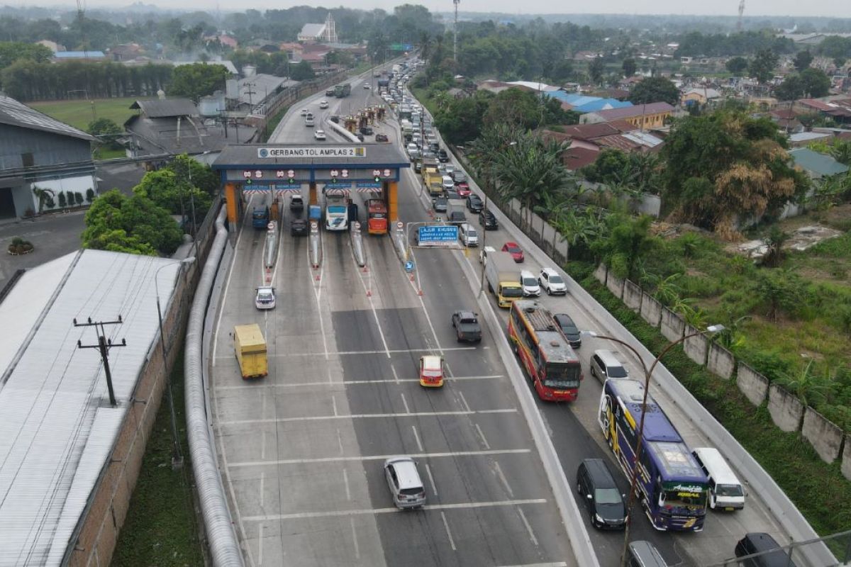 JNT: H-4 Natal, lalin di empat ruas Tol Regional Nusantara meningkat