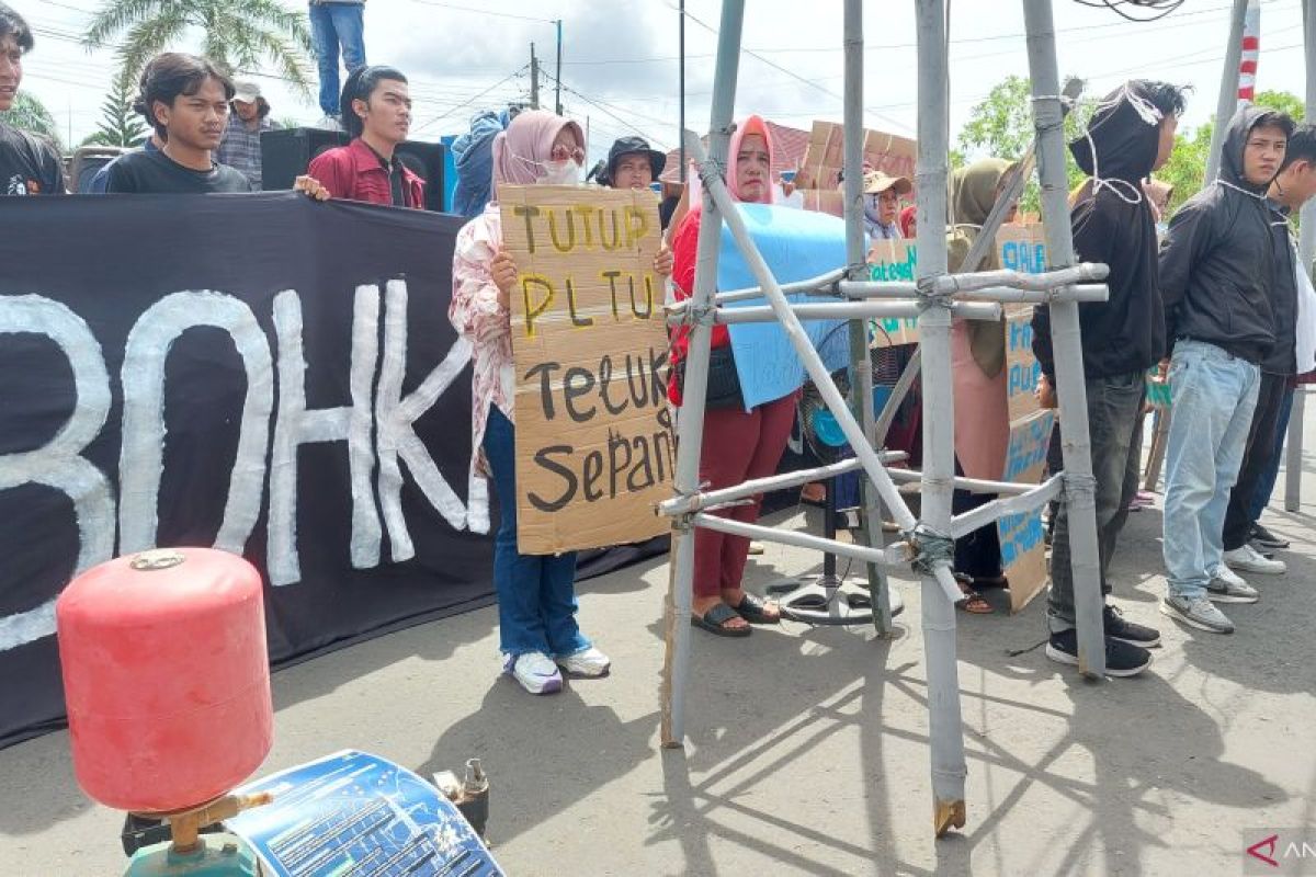 Sutet Teluk Sepang disebut picu kerugian, KHI desak pemindahan jalur