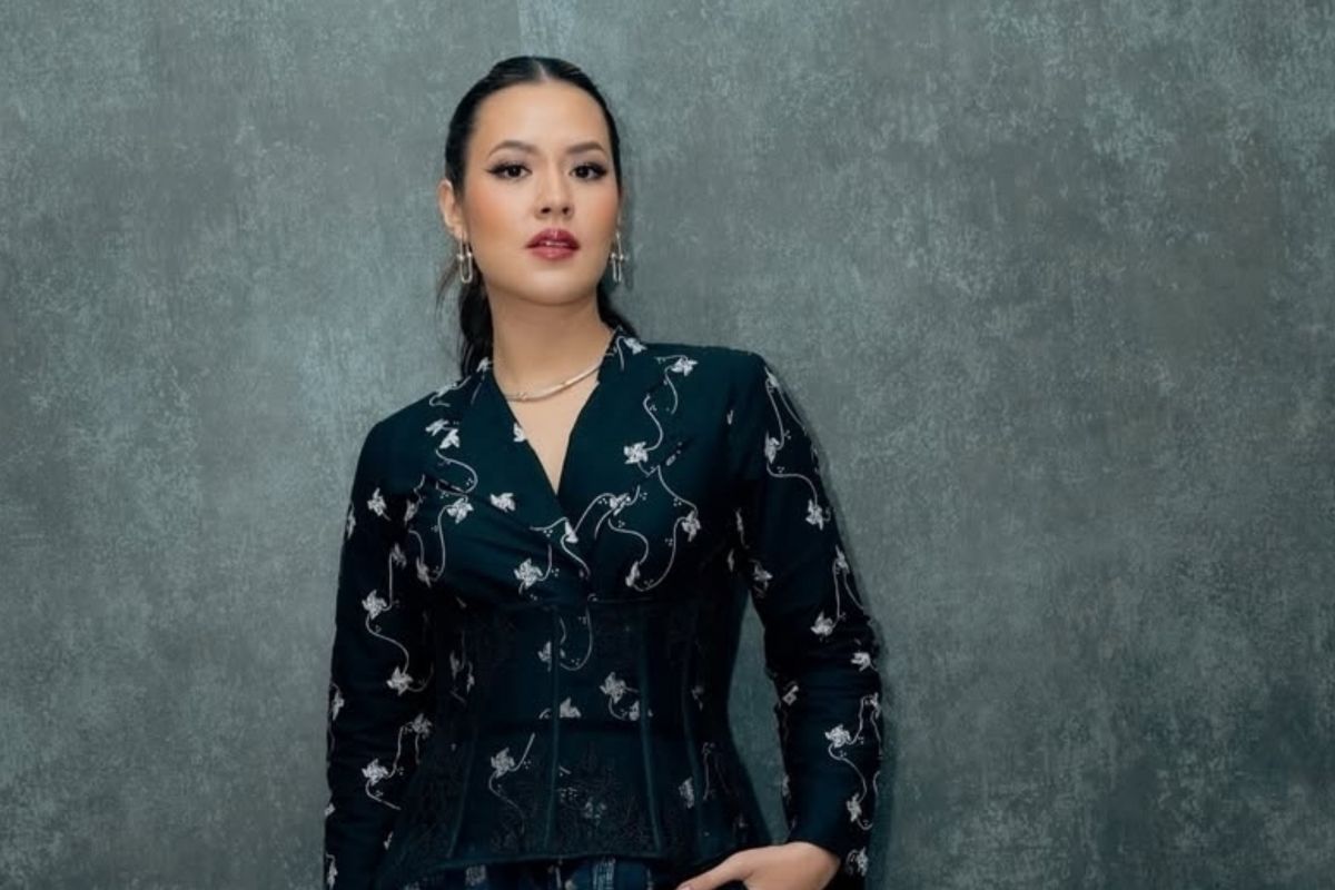 Raisa Andriana mengajak anak liburan akhir tahun di Prambanan