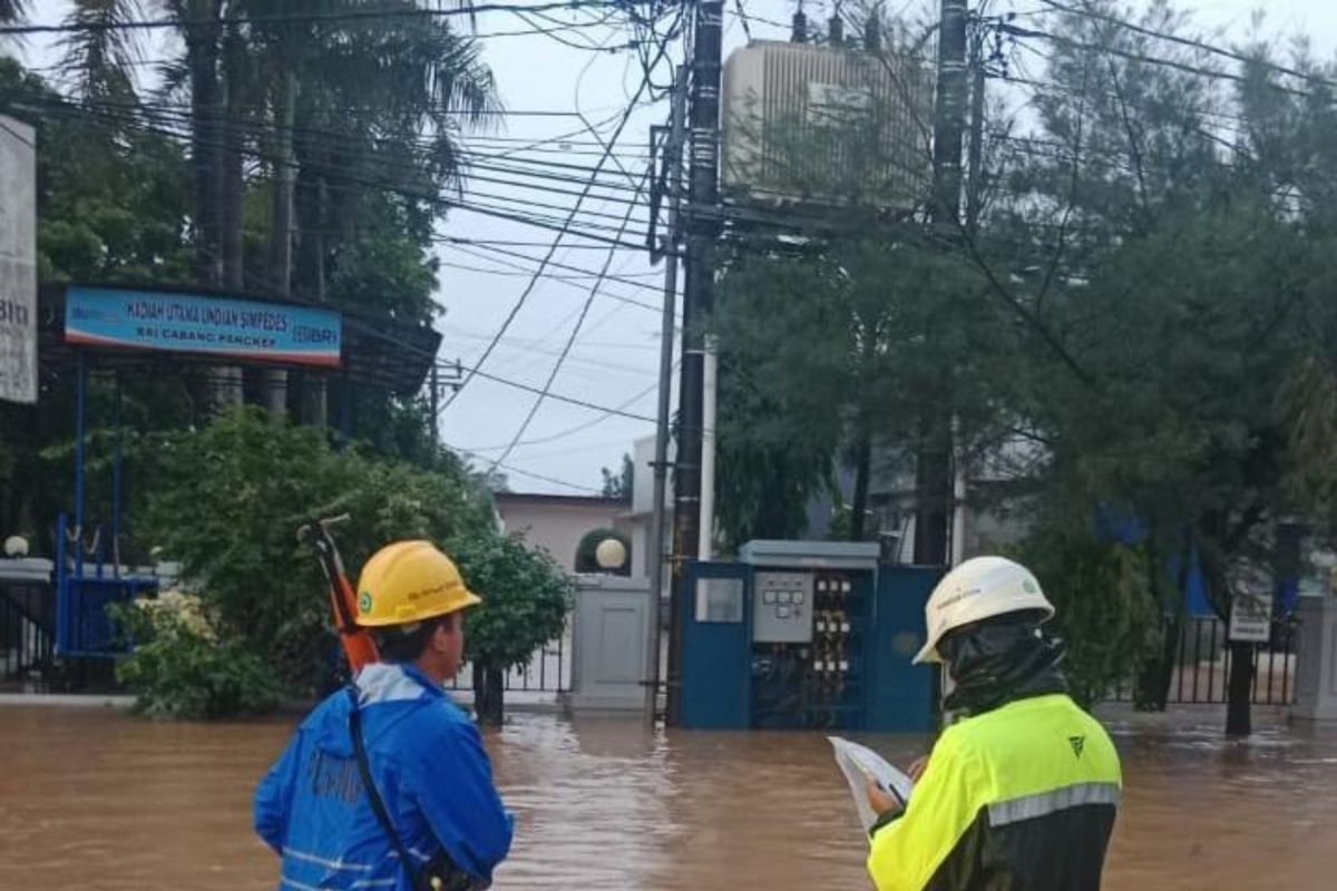 PLN gerak cepat memulihkan gangguan listrik di berbagai daerah Sulsel