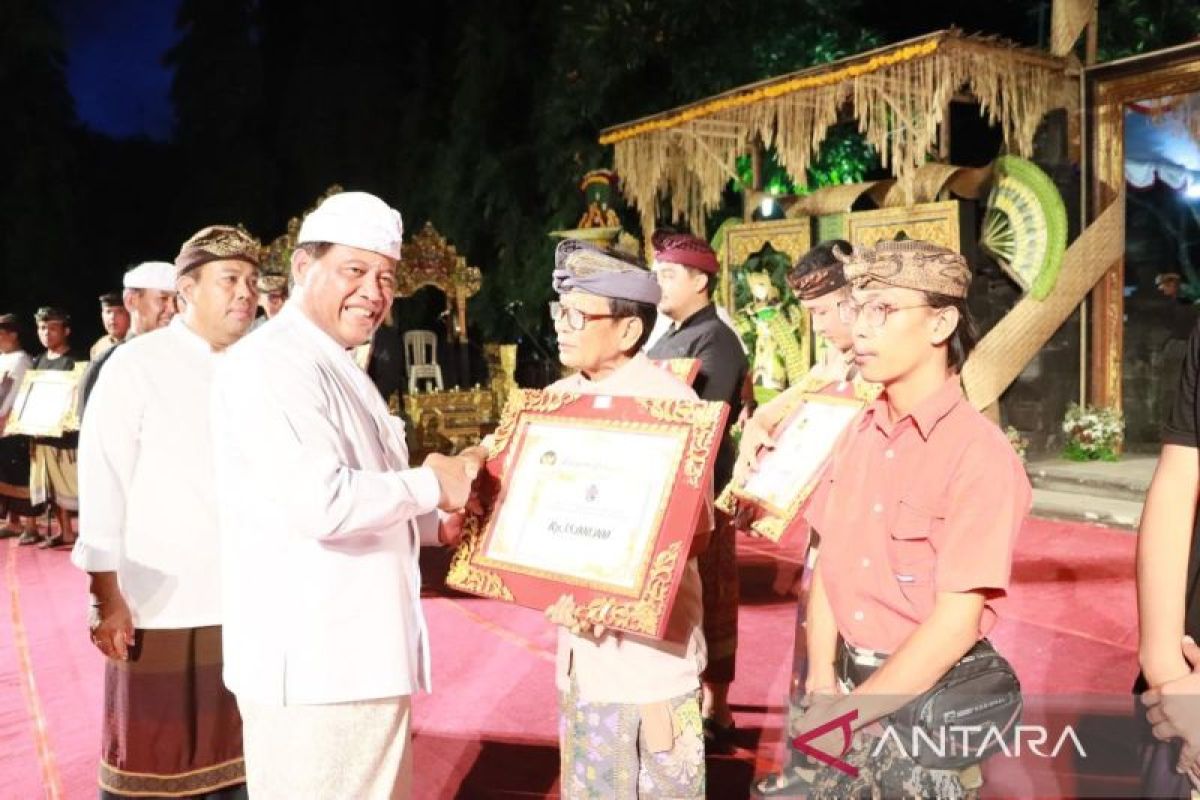 Sekda Alit Wiradana buka Parade Gong Kebyar Wanita dan Anak-Anak Kota Denpasar