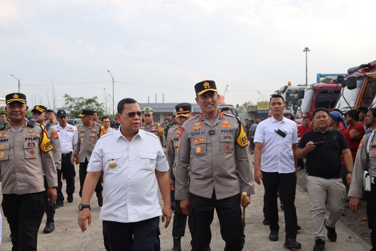 Kapolda bersama Pj Gubernur Banten tinjau Pelabuhan BBJ dan Ciwandan