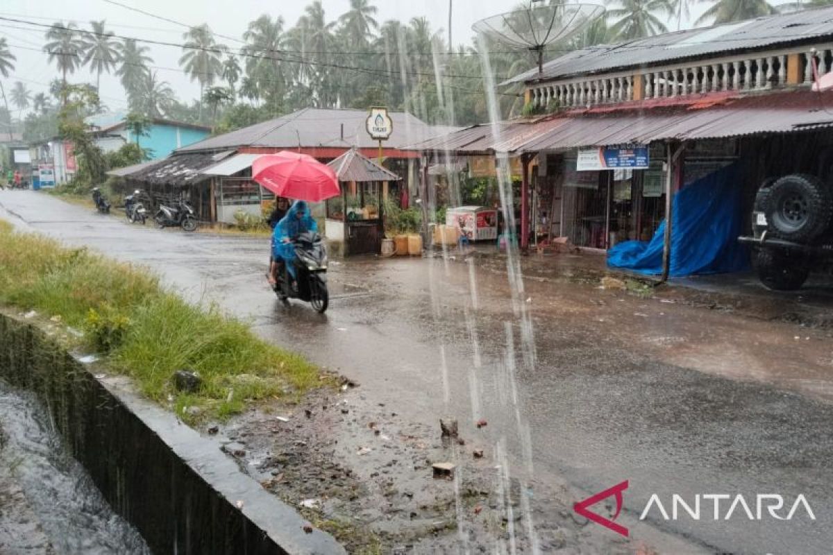 BMKG prakirakan sebagian besar wilayah Indonesia hujan, Pangkalpinang hujan ringan