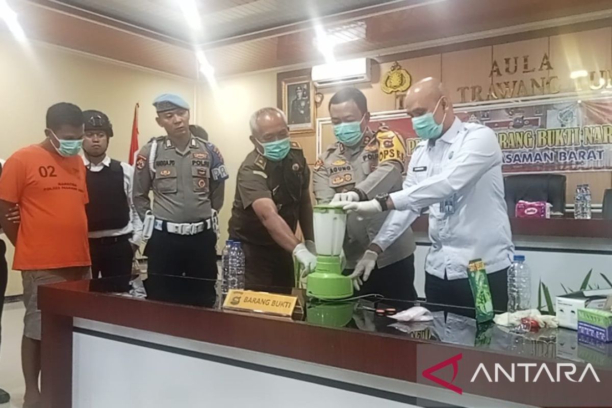 Polres Pasaman Barat musnahkan barang bukti sabu dengan cara di blender (Video)