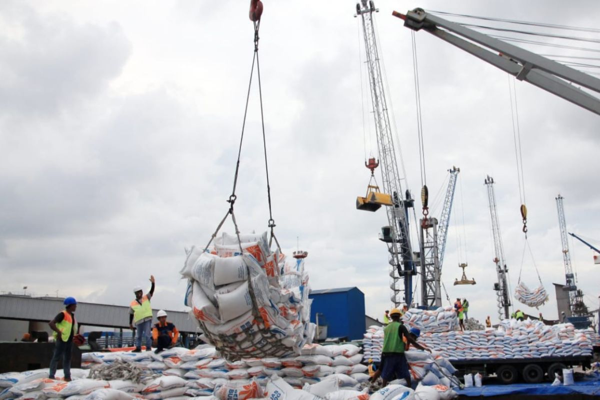 Pelindo Multi Terminal Belawan pastikan kelancaran beras dan ketahanan pangan jelang Natal dan tahun baru