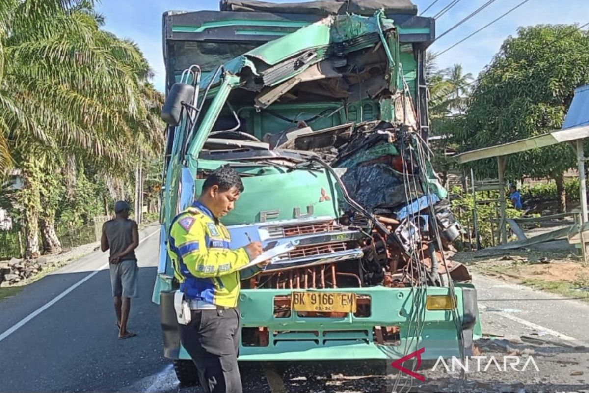 Polres Aceh Barat selidiki tabrakan truk akibatkan satu penumpang tewas