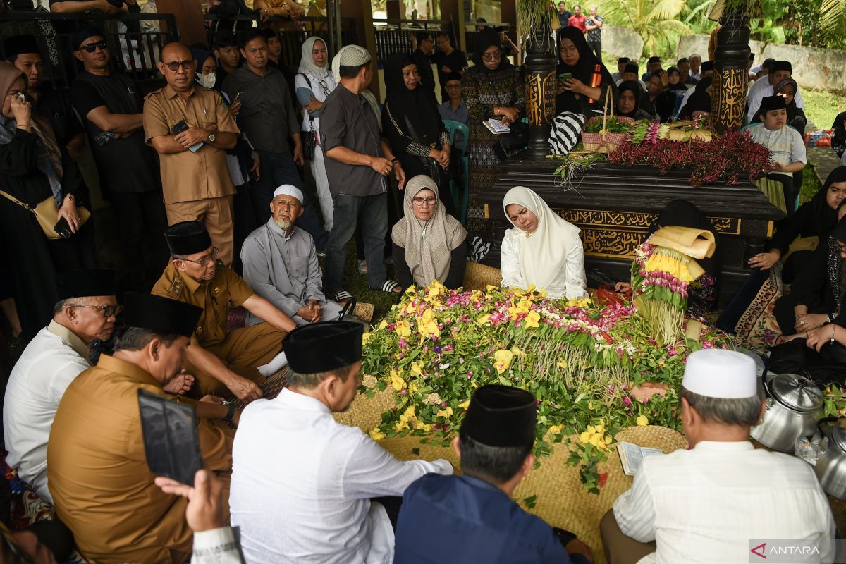 Sosok mantan Gubernur Kaltim, Awang Faroek Ishak yang kini tutup usia