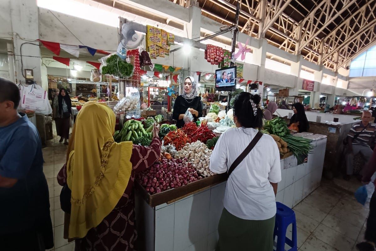 Pemkab Batang pastikan stok kebutuhan pokok jelang Natal