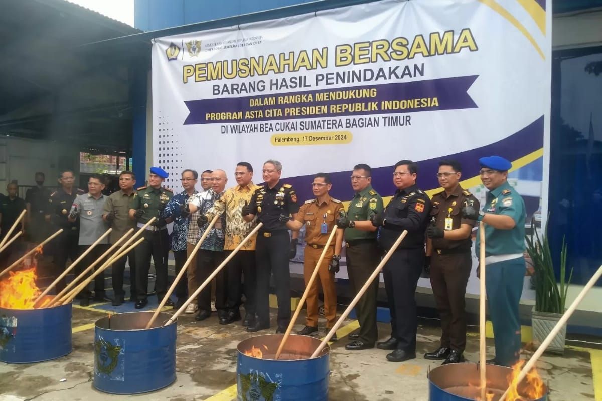 Kanwil Bea Cukai Sumbagtim Gelar Pemusnahan Bersama Barang Hasil Penindakan