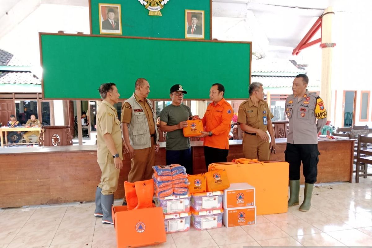 Ribuan rumah terendam, BPBD Jatim tinjau lokasi banjir di Tempurejo Jember