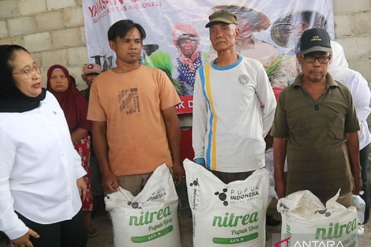 Yayasan GSN bagikan 10 ton pupuk gratis untuk petani kecil di Madiun