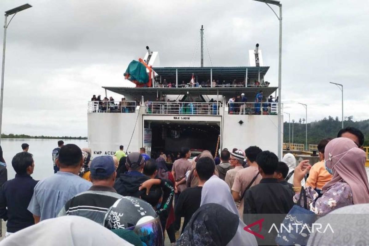 Dishub sebut terjadi peningkatan penumpang kapal ke Pulau Simeulue