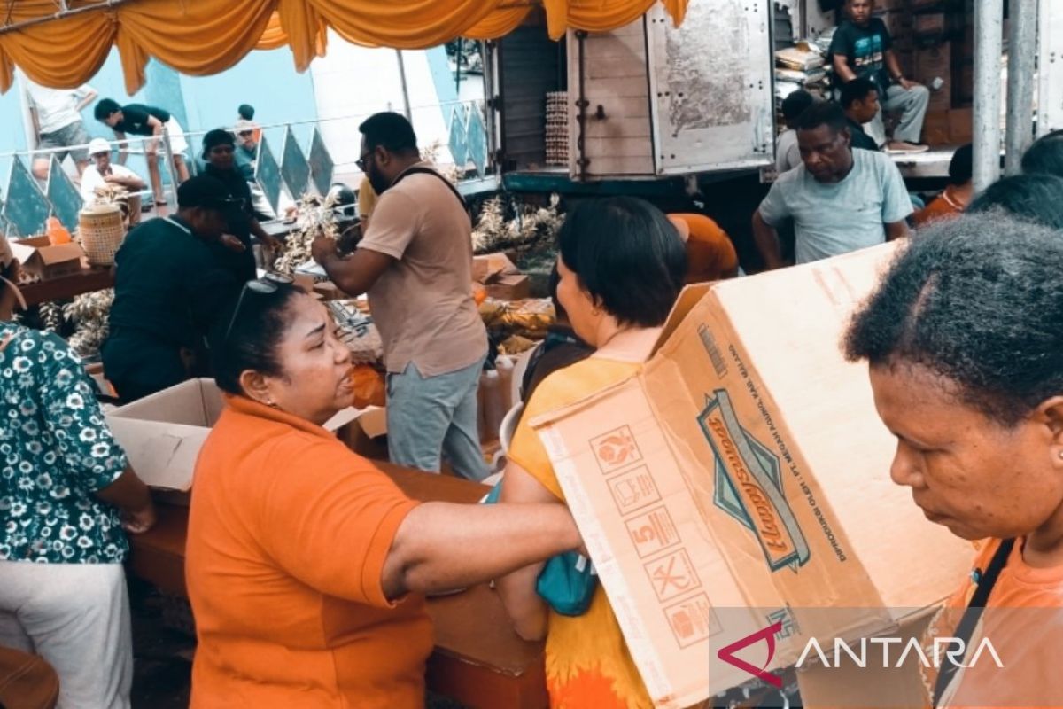 Pemkab Biak beri subsidi harga di pasar pangan Natal