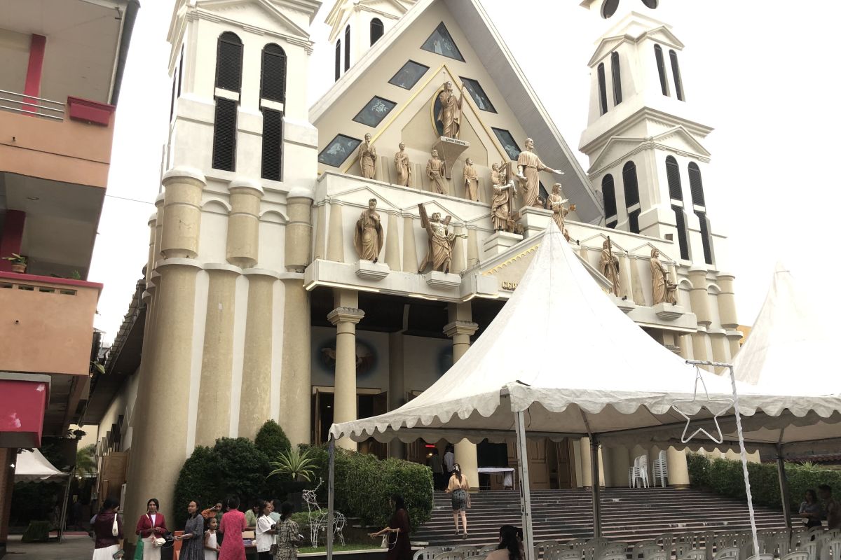 2.000 orang ikut Ibadah misa malam natal di Gereja Katedral  Ambon