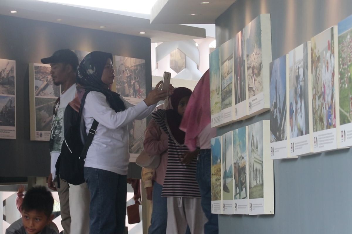 Pameran foto 20 tahun tsunami dibuka, angkat peristiwa dan perjuangan