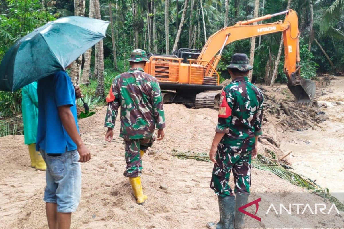 Pemulihan banjir bandang di Tapsel, ratusan personel dikerahkan