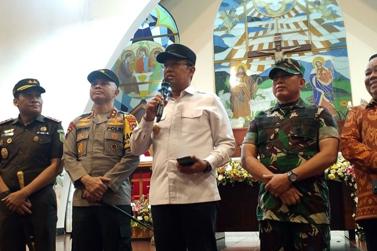 Pj Wako Pangkalpinang-Gubernur Babel dan Forkopimda tinjau gereja dan posko terpadu