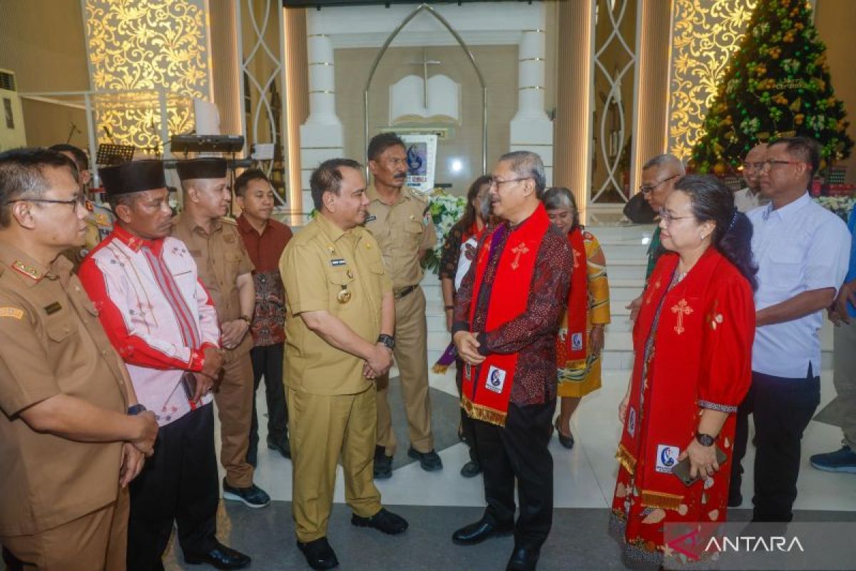 Pj Gubernur Sultra : Selamat memperingati Hari Kelahiran Yesus Kristus