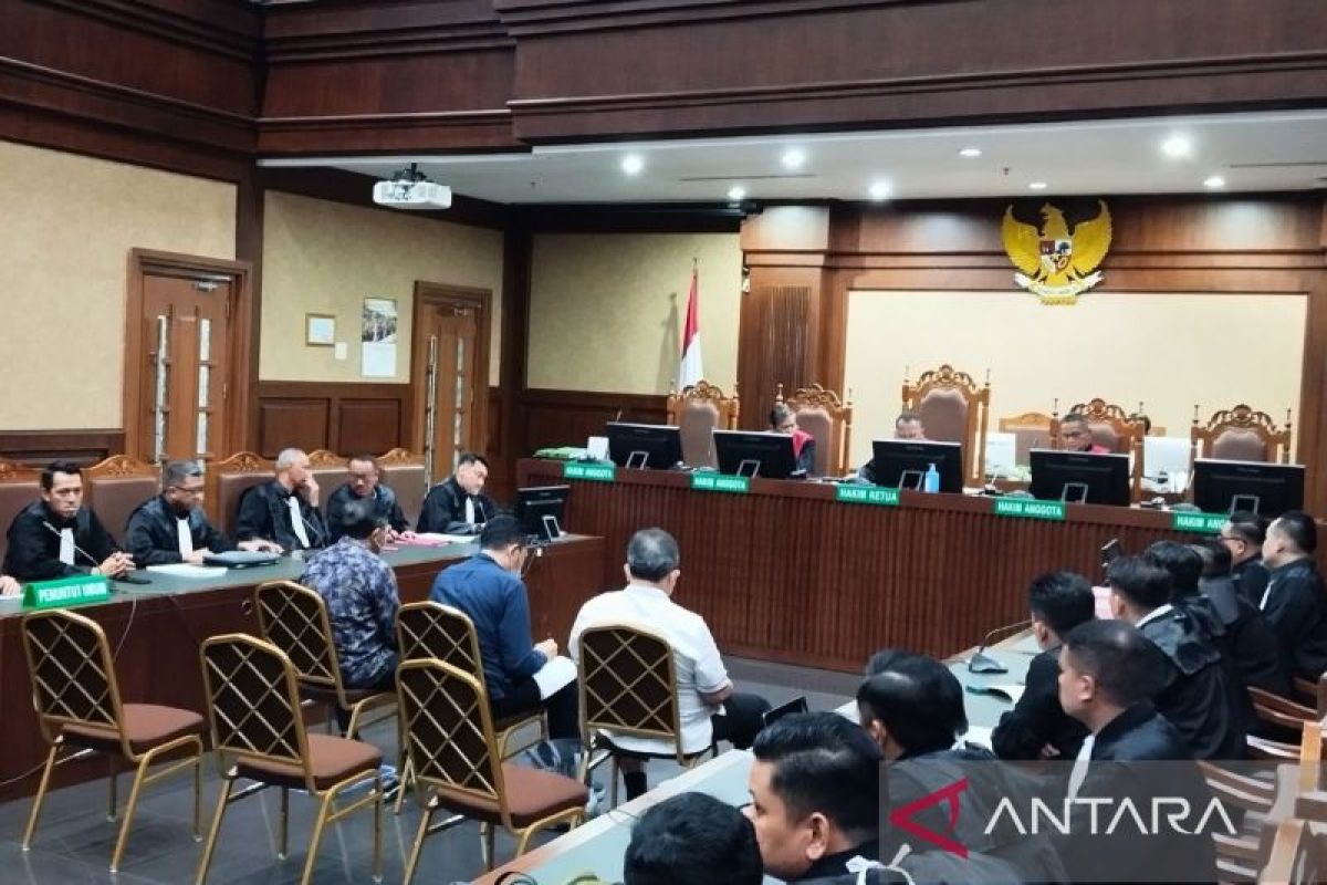 Tiga hakim "vonis bebas" Ronald Tannur didakwa terima suap Rp4,67 M