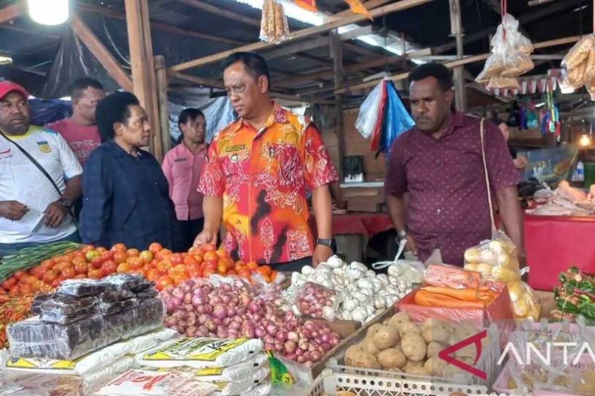 Pemkab Jayapura pastikan pada perayaan Natal harga bahan pokok stabil