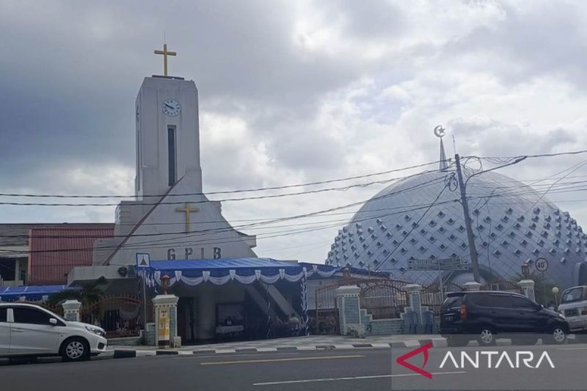 Ibadah Natal di gereja Pangkalpinang terpantau kondusif