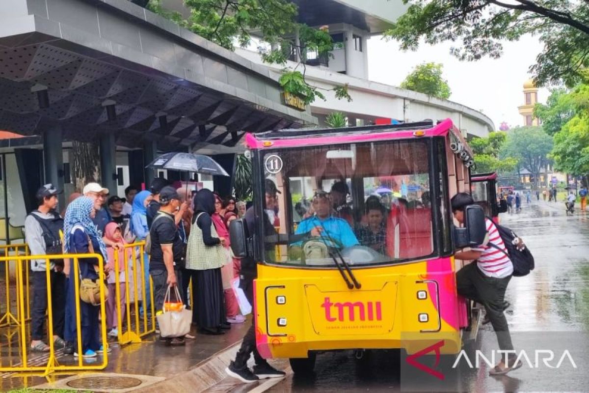 Lebih dari 12 ribu pengunjung padati TMII