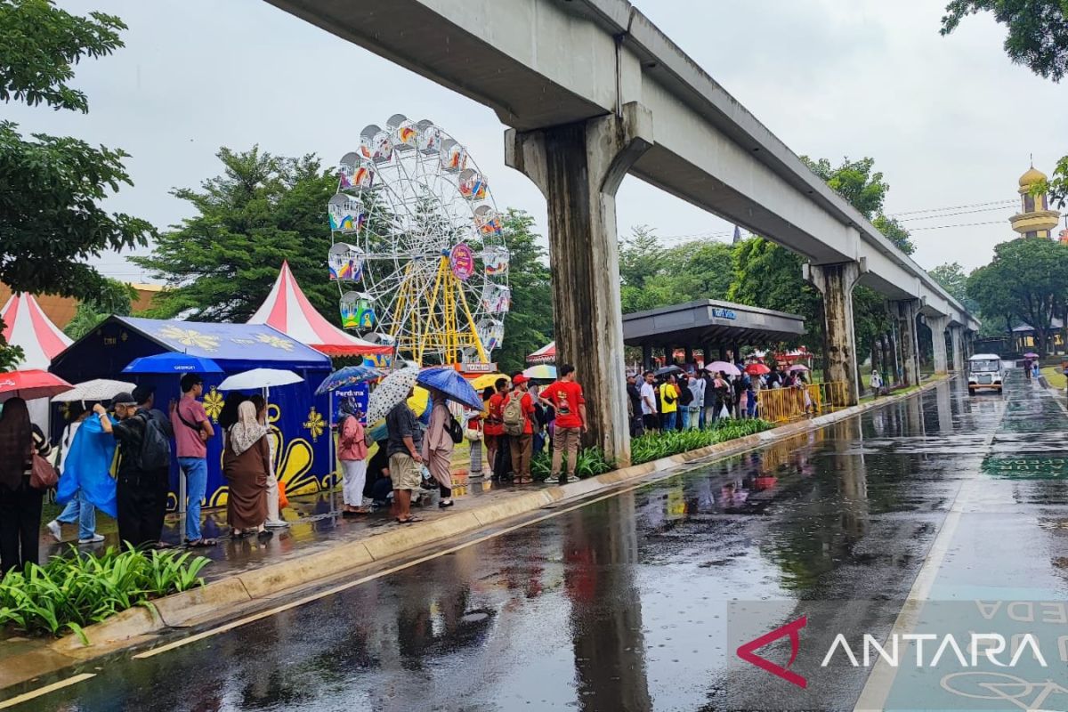 Sekitar 12.000 pengunjung padati TMIIpada libur Natal