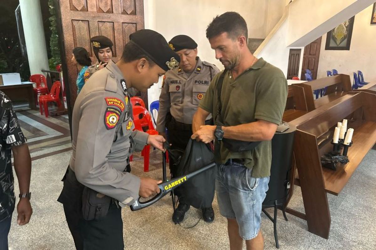 Memastikan Kedamaian Natal Ditpamobvit Polda Kaltara Laksanakan Pengamanan Gereja Santa Maria Imakulata Tarakan