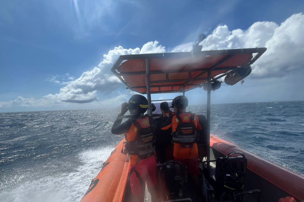 Tim SAR cari nelayan hilang akibat perahu alami gangguan mesin dan terhanyut