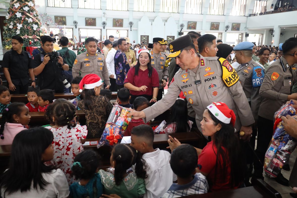 Kunjungi gereja, Kapolda Banten tunjukkan toleransi dan jamin keamanan Natal