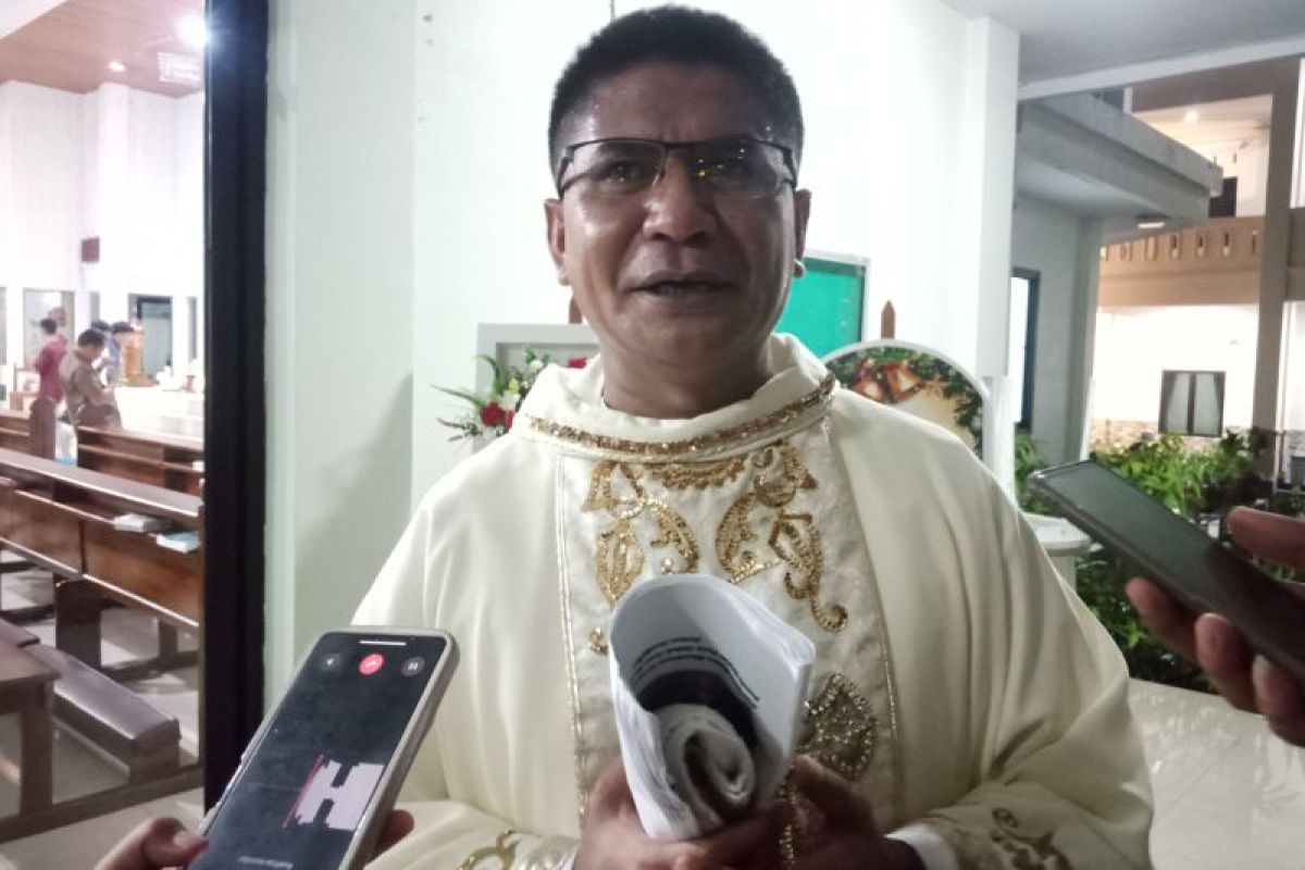 Pastor Regina Pacis Tanjungpandan imbau umat Katolik rayakan Natal secara sederhana