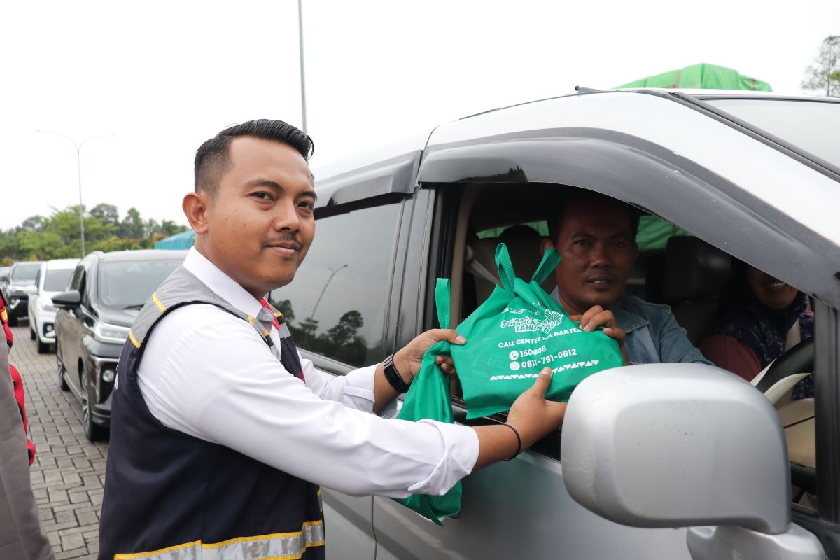 Pengelola Tol Bakauheni-Terbanggi Besar gelar Operasi Simpatik di rest area 20 B