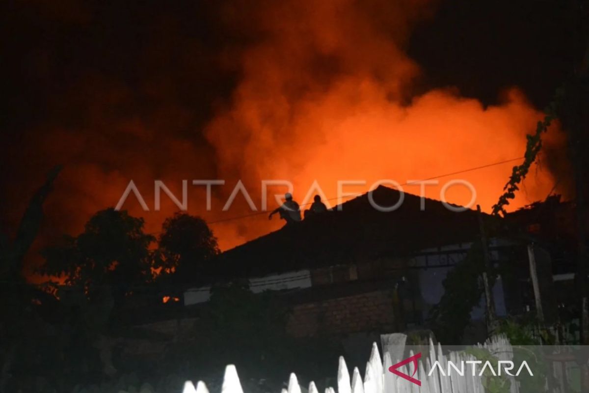 Disdamkar ingatkan waspada kebakaran saat Natal - Tahun Baru