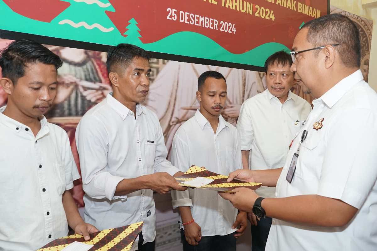 Empat orang warga binaan Rutan Makassar memperoleh remisi natal