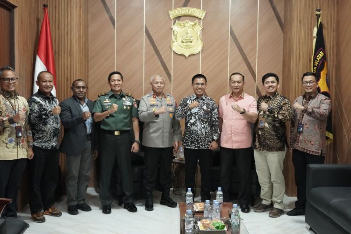 Tingkatkan Sinergi Menjelang Kesiapan Nataru, GM PLN Audiensi dengan Polda Kalsel