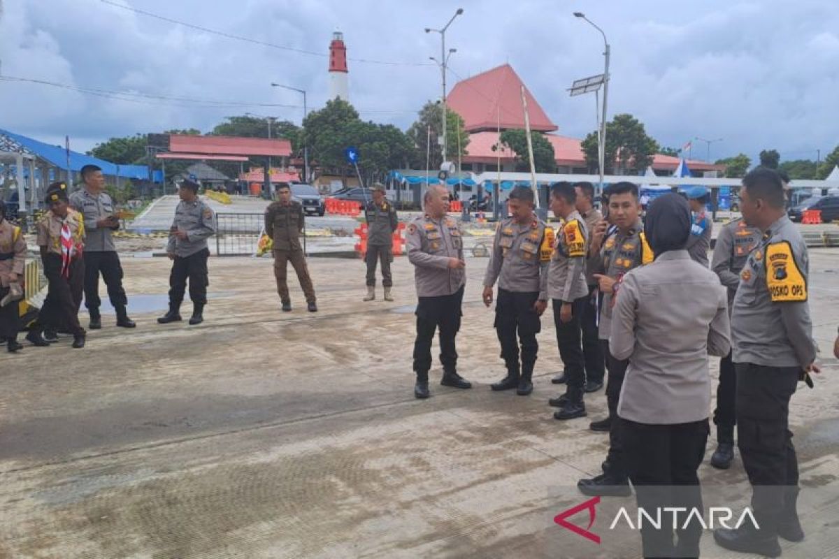 Polda Babel cek pos pelayanan di Pelabuhan Tanjungkalian